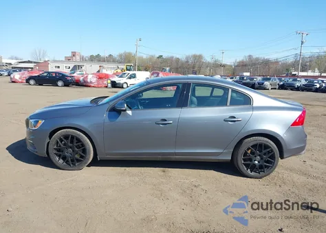 2018 Volvo S60 T5 Dynamic из США, поврежденный, VIN YV140MTL6J2459953